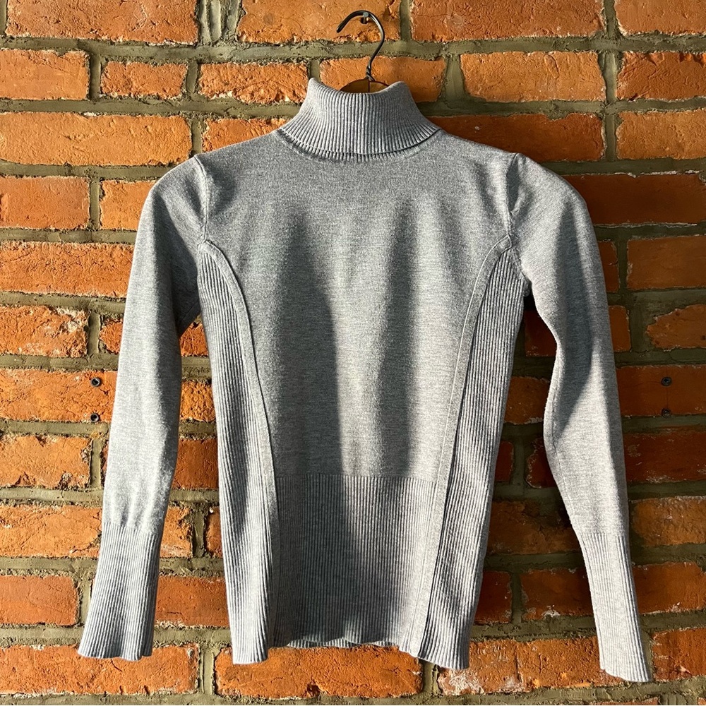 Premise Studio Gray Turtleneck Sweater, size XS